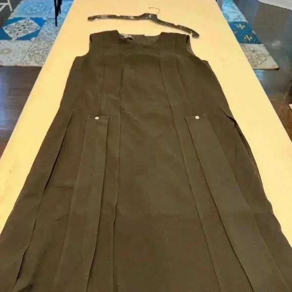 Lafayette 148 black pleated sleeveless dress with gold accent buttons size SP - Picture 10 of 13